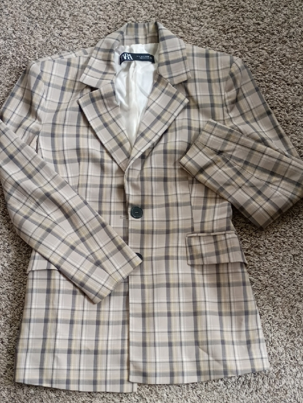 Zara Plaid Blazer in Beige and Gray Tones
